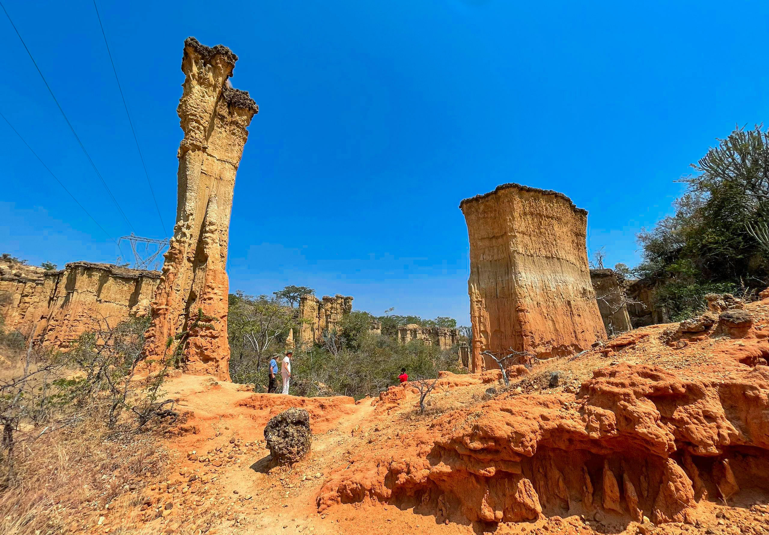 Isimila stone age site& Earth pillars